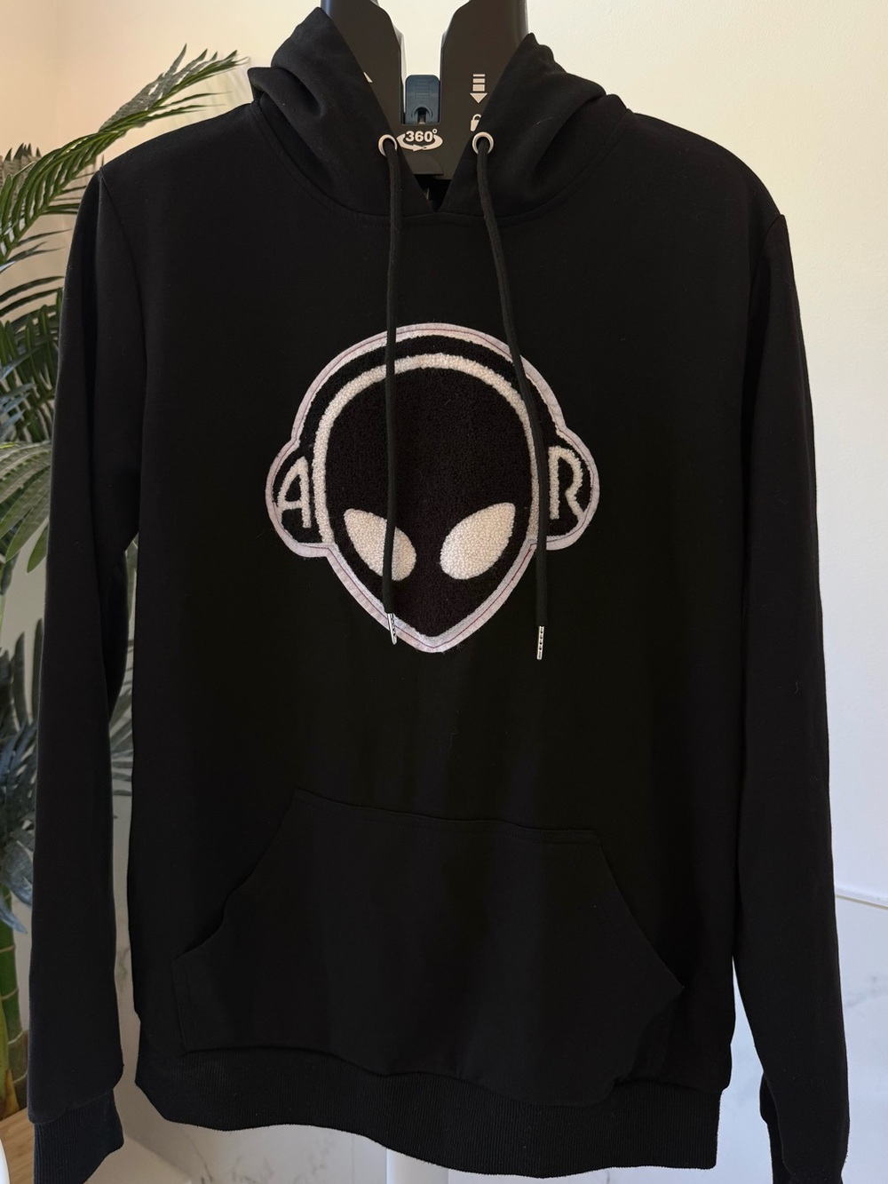Alien Rock Black Chenille Patch DJ Alien Hoodie - Size M Unisex Streetwear